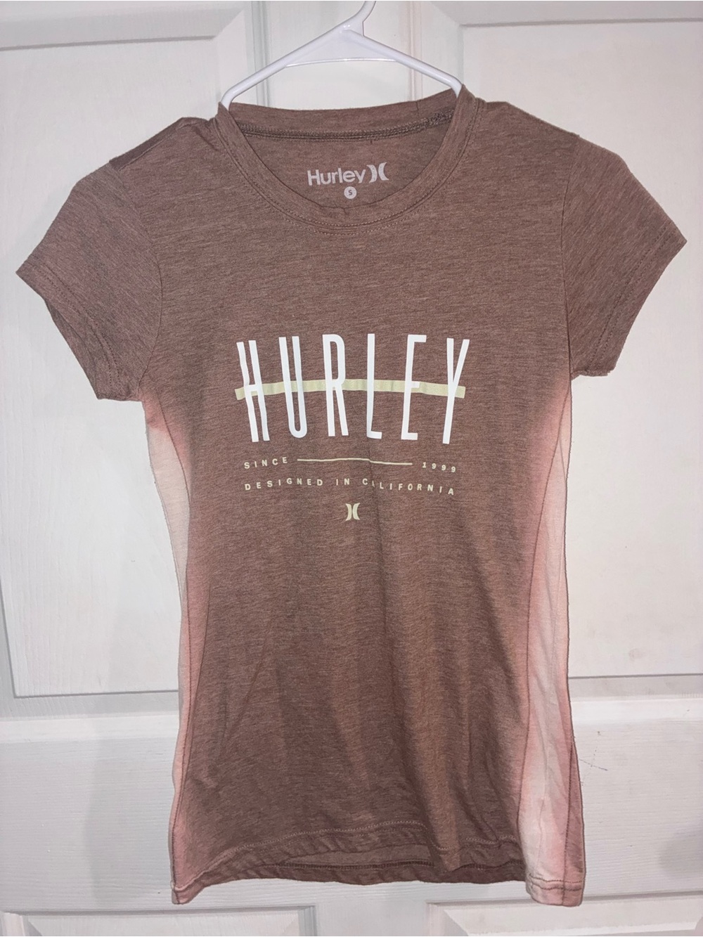 Hurley Pink Logo Tee and Brown Hurley Tee bundle - Picture 2 of 6